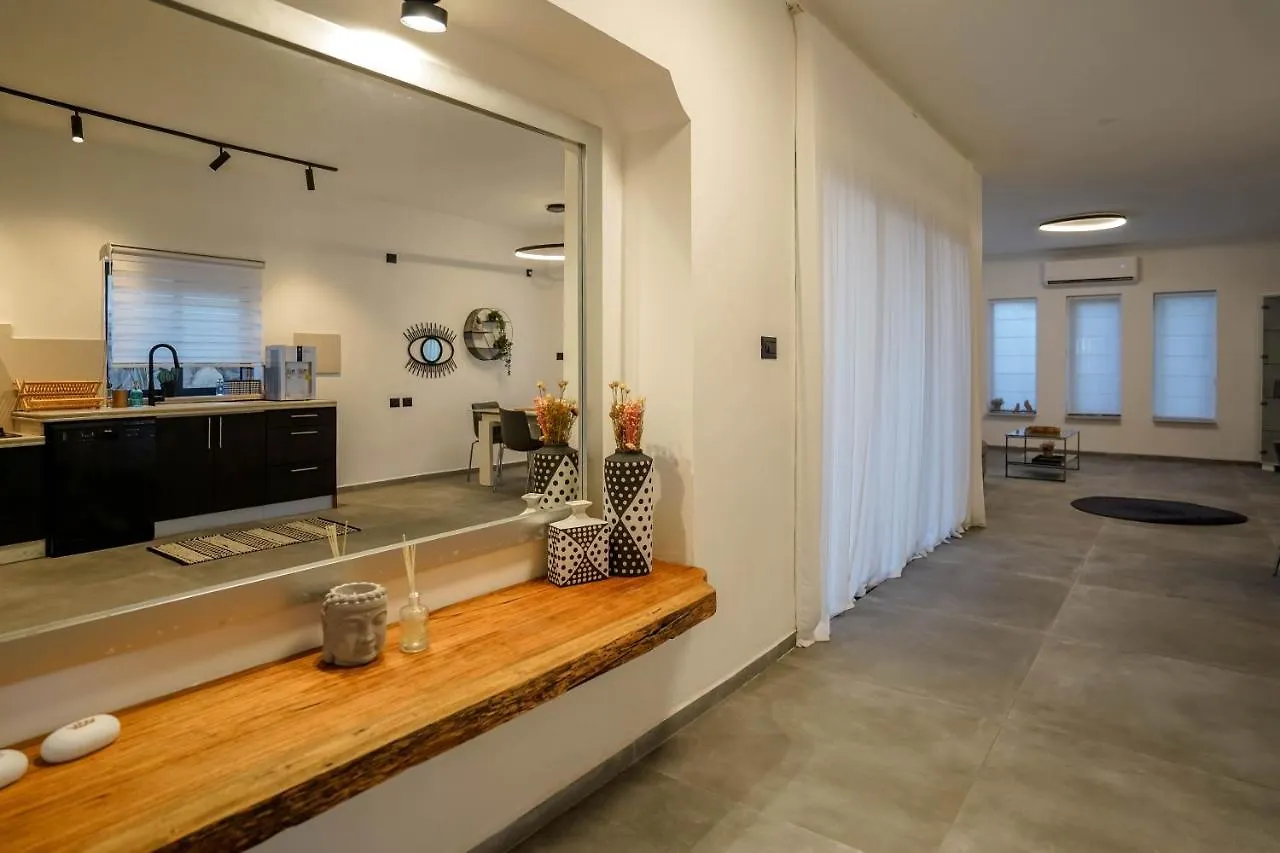 וילה רוני בריכה מחוממת Villa Roni Heated Pool Eilat