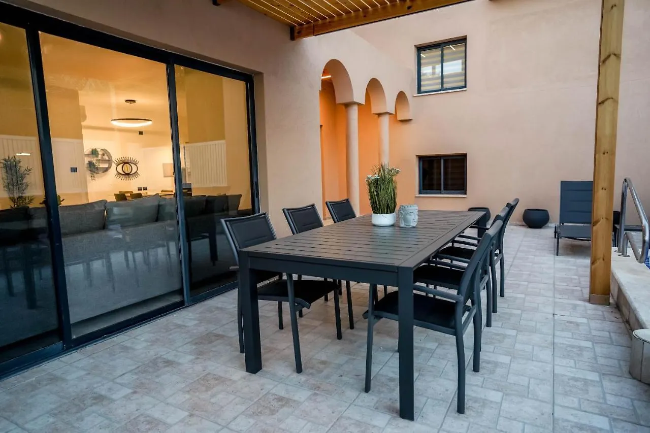 וילה רוני בריכה מחוממת Villa Roni Heated Pool Eilat